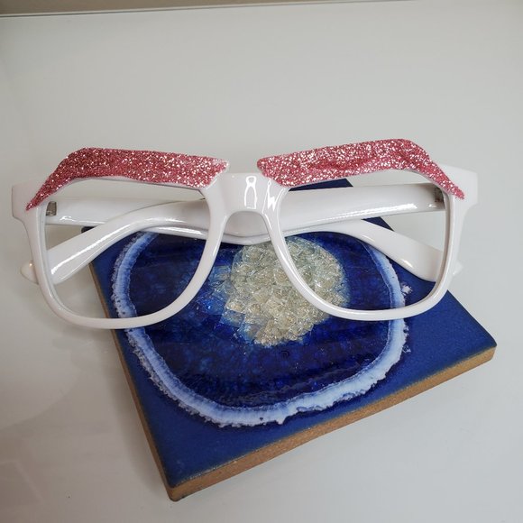 Fashion Benefit Glasses (FREE) - Picture 2 of 5